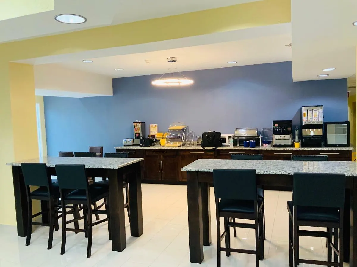 Days Inn & Suites By Wyndham Tampa/Raymond James Stadium 2*, Tampa United States