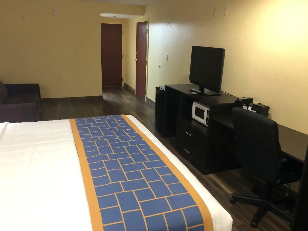 Days Inn & Suites By Wyndham Tampa/Raymond James Stadium Tampa