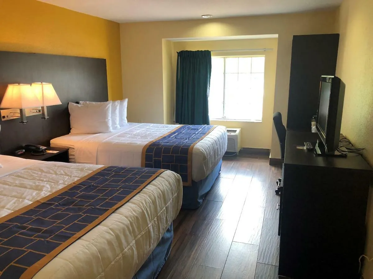 Hotel Days Inn & Suites By Wyndham Tampa/Raymond James Stadium