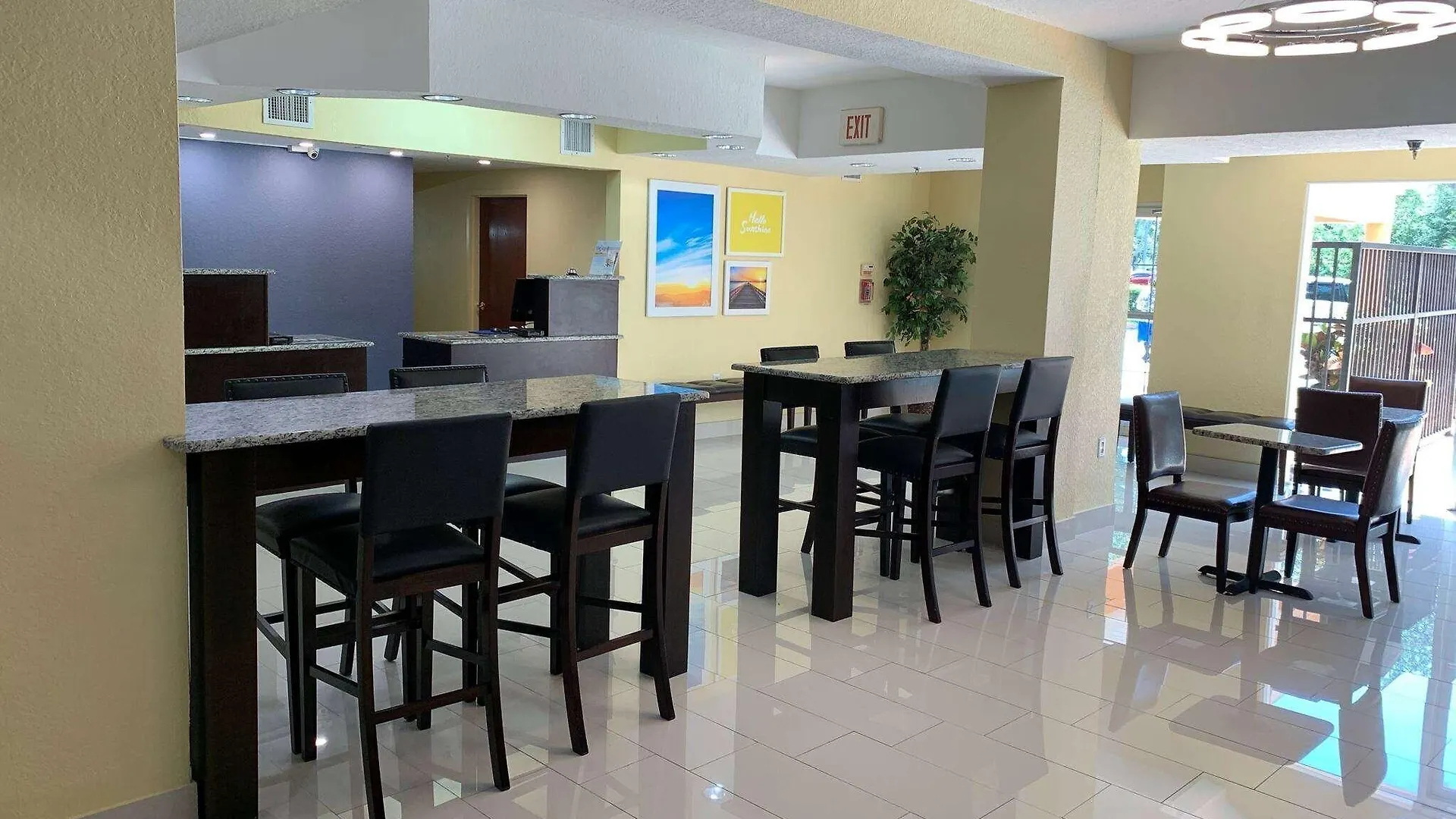 Days Inn & Suites By Wyndham Tampa/Raymond James Stadium Hotel Tampa