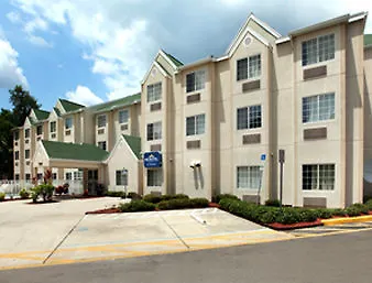 Days Inn & Suites By Wyndham Tampa/Raymond James Stadium Hotel