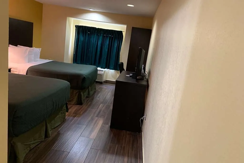 Days Inn & Suites By Wyndham Tampa/Raymond James Stadium Tampa